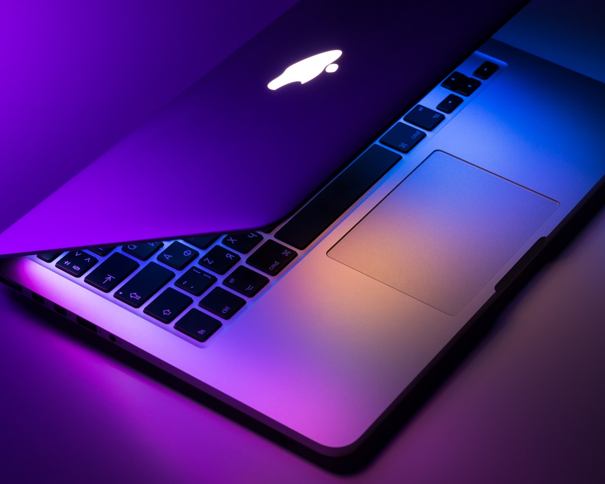 macOS 14.6 allows connecting two external displays to MacBook Pro M3
